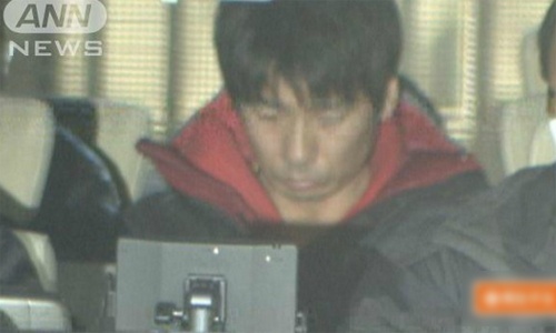 Kenichi Takahashi bị bắt chiều ngày 26/12 vì hành vi trộm đồng phục nữ sinh.