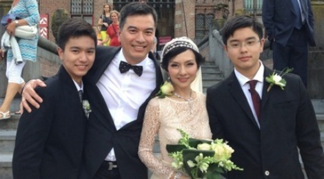 Chong sao Hong Kong hen ho ngay truoc ngay gio dau vo hinh anh