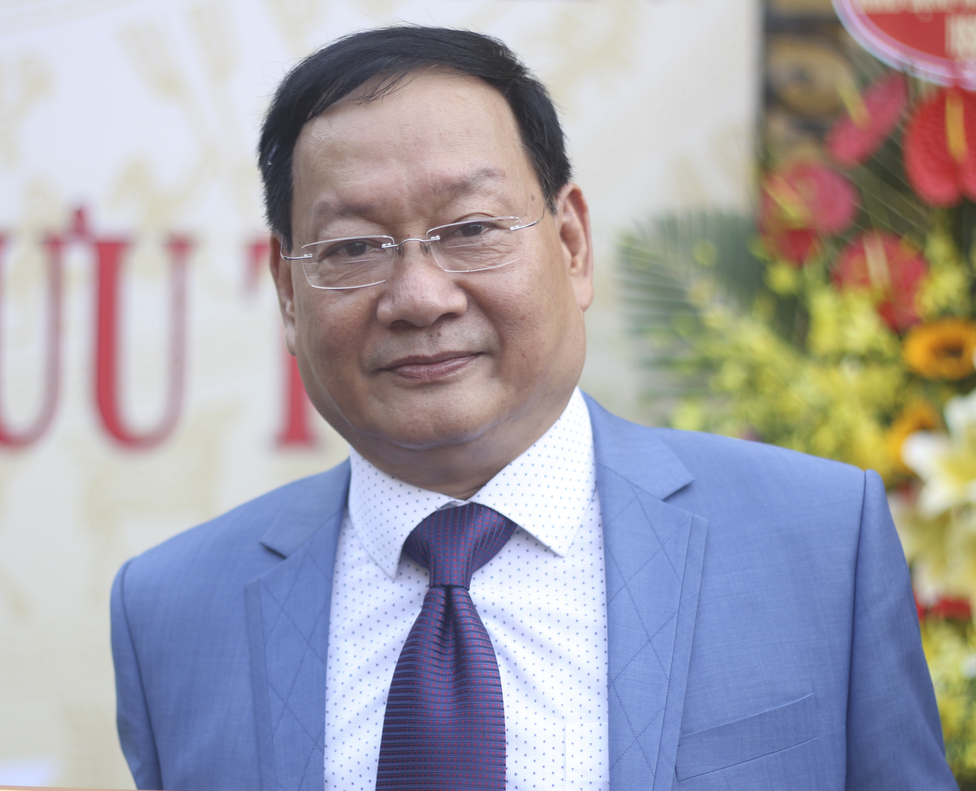 Tien Dat: 'Dang Thai Son khi dat NSND con tre hon Tu Long' hinh anh