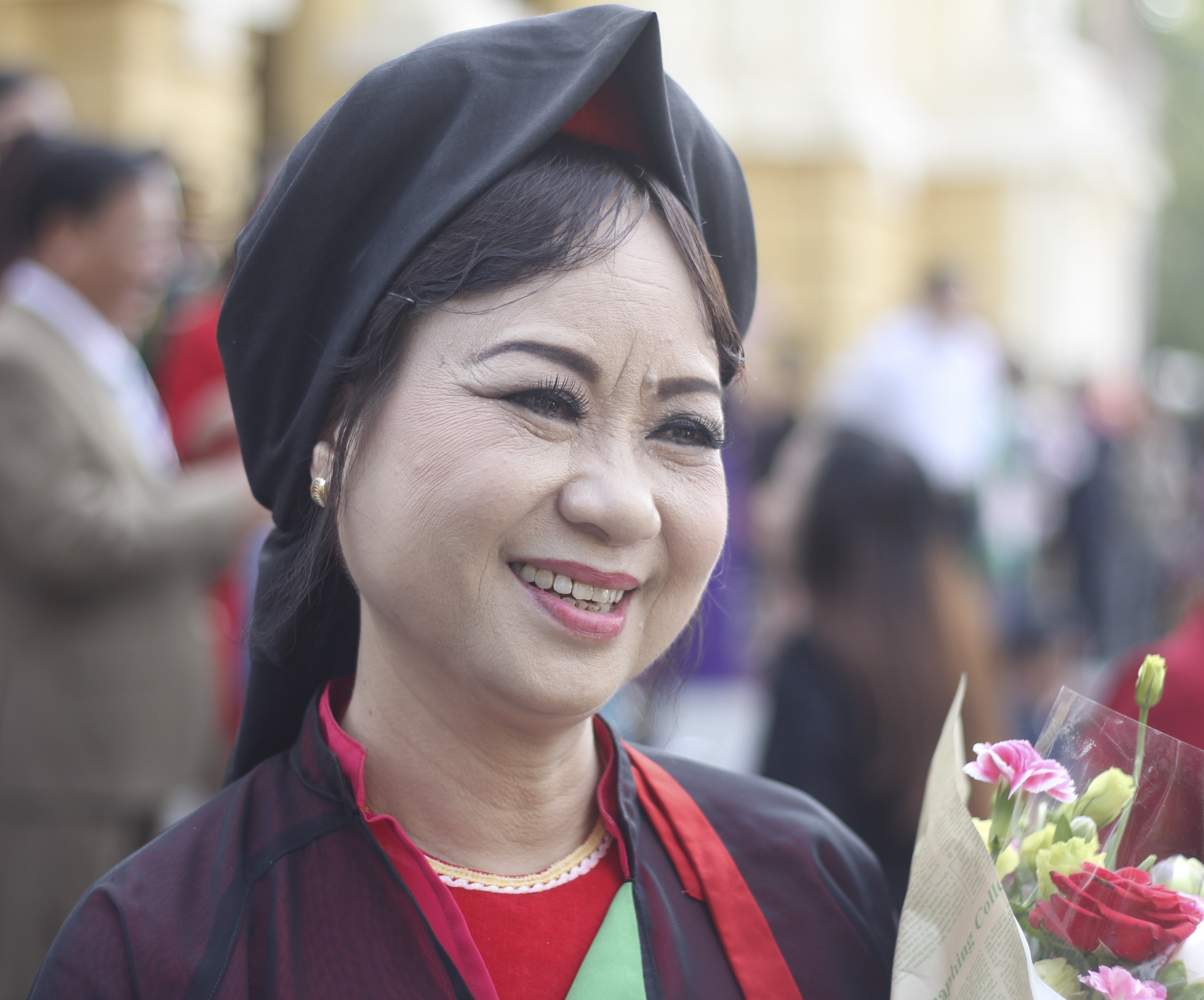 NSND Thuy Cai: ‘Quan ho khong ai ngua non de xin tien’ hinh anh