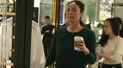 Vuong Phi tuc gian vi cong ty quan ly gia tiet lo tin cuoi hinh anh