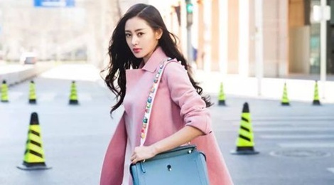Street style sanh dieu cua sao 'Thai tu phi thang chuc ky' hinh anh