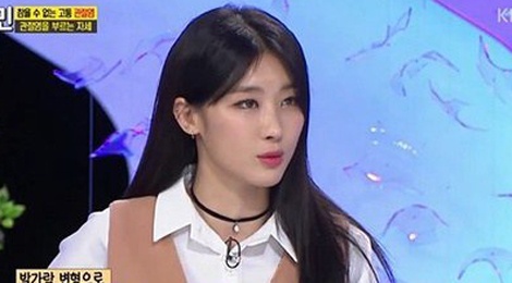 Kieu nu Kop bi bien dang ngon chan vi giay cao got hinh anh