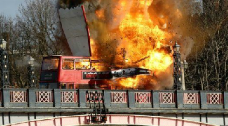 Phim cua Thanh Long bi khieu nai vi canh no giua London hinh anh