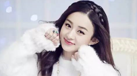 Trieu Le Dinh bi bat gap di du lich voi doanh nhan dien trai hinh anh