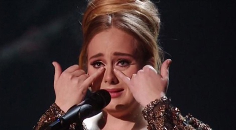 Adele khoc ca ngay vi su co o Grammy hinh anh