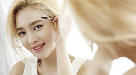 Hyoyeon (SNSD) mo lop day trang diem hinh anh