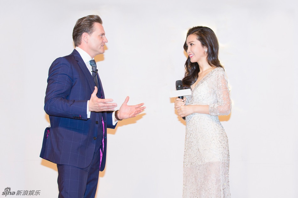 thoi trang quyen ru sao Hoa ngu anh 5