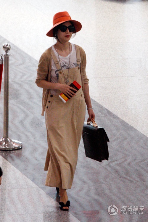 Thoi trang cua sao Hoa ngu anh 10