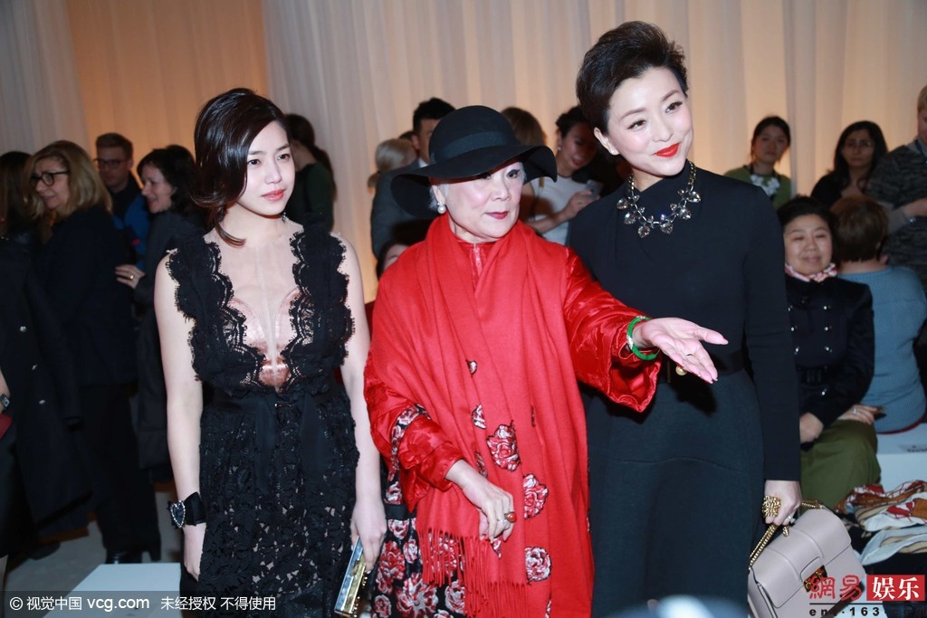 Sao hoa ngu Tuan le thoi trang anh 7