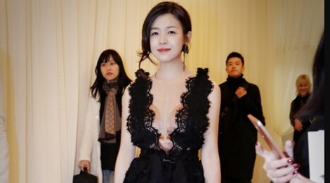 Sao nu chau A du Tuan le thoi trang Paris hinh anh