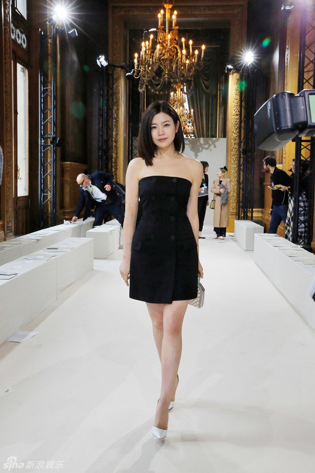 Sao du Tuan le thoi trang anh 5