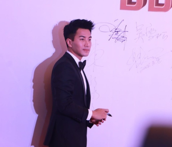 Lưu Đào khóa môi đồng nghiệp nữ ảnh 8 Luu Dao khoa moi dong nghiep nu anh 8