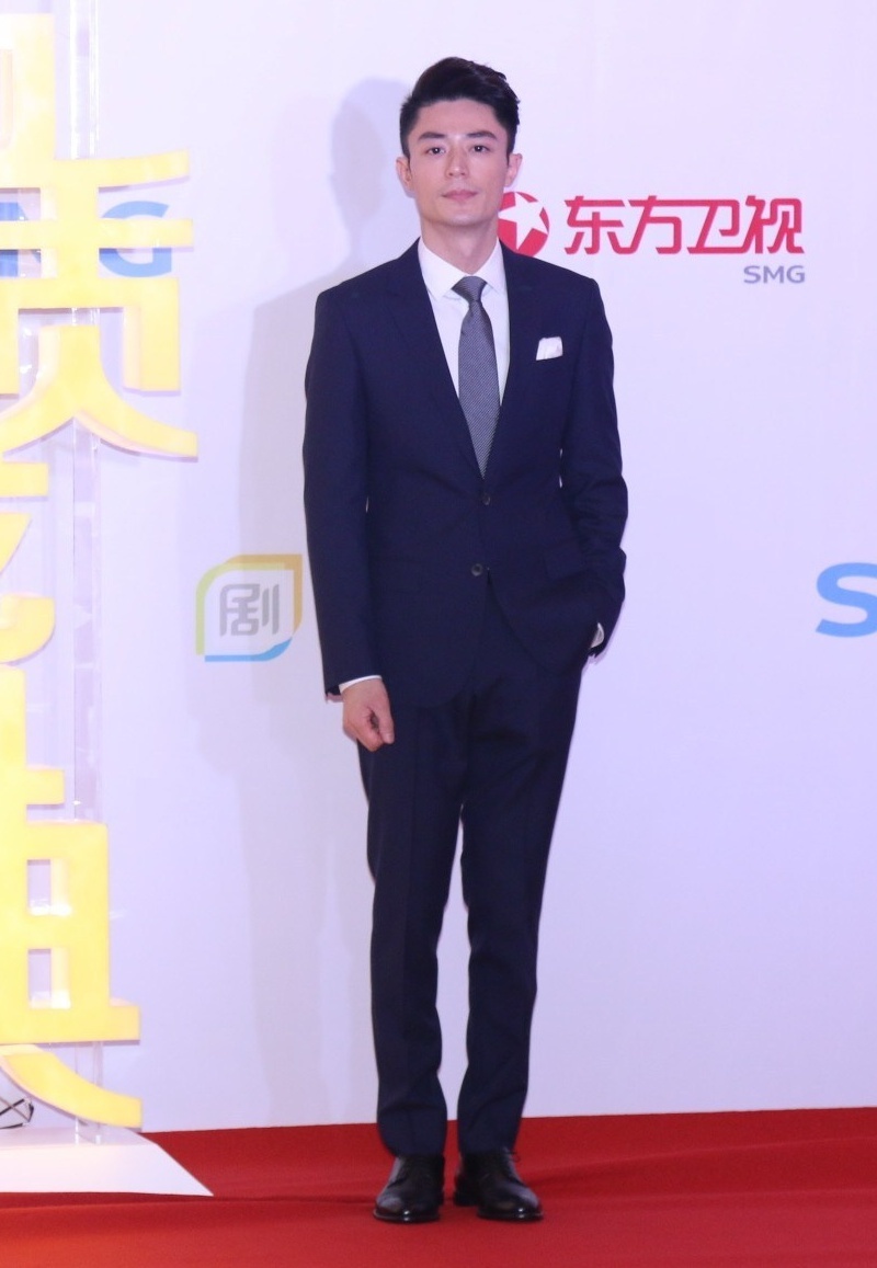 Lưu Đào khóa môi đồng nghiệp nữ ảnh 6 Luu Dao khoa moi dong nghiep nu anh 6