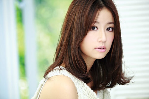 Nghe si chau A va van nan bi boi nho tren web den hinh anh