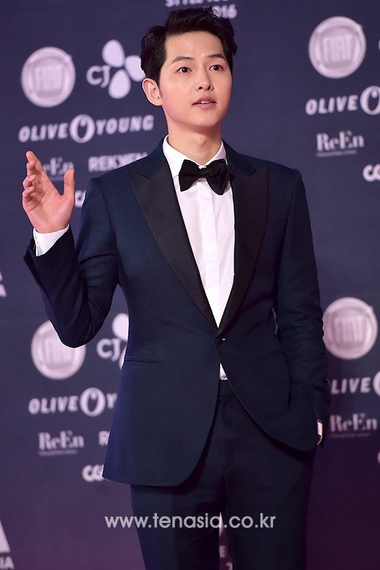 Song Jong Ki trên thảm đỏ ảnh 2 Song Jong Ki tren tham do anh 2