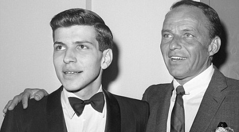 Nghe si Frank Sinatra Jr dot tu o tuoi 72 hinh anh