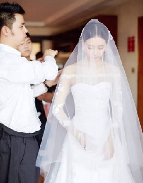 Dam cuoi sao Hoa ngu anh 3