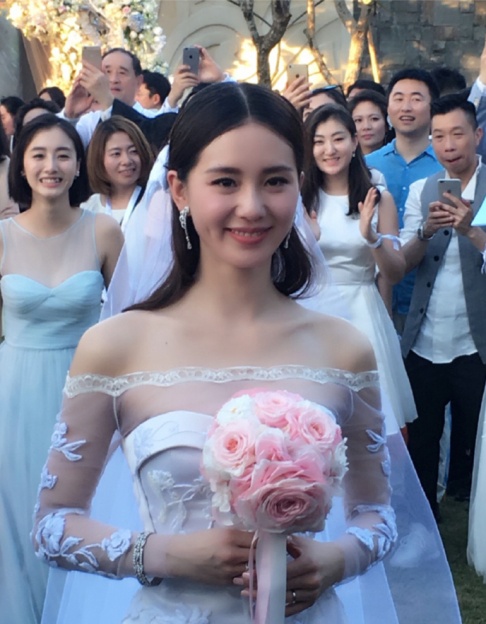 Dam cuoi sao Hoa ngu anh 6