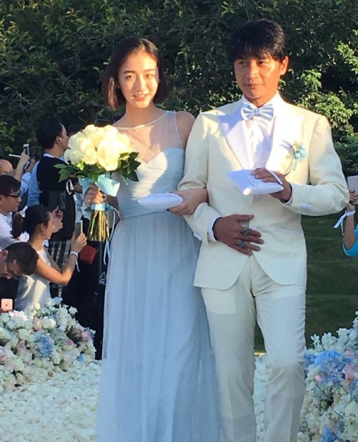 Dam cuoi sao Hoa ngu anh 13