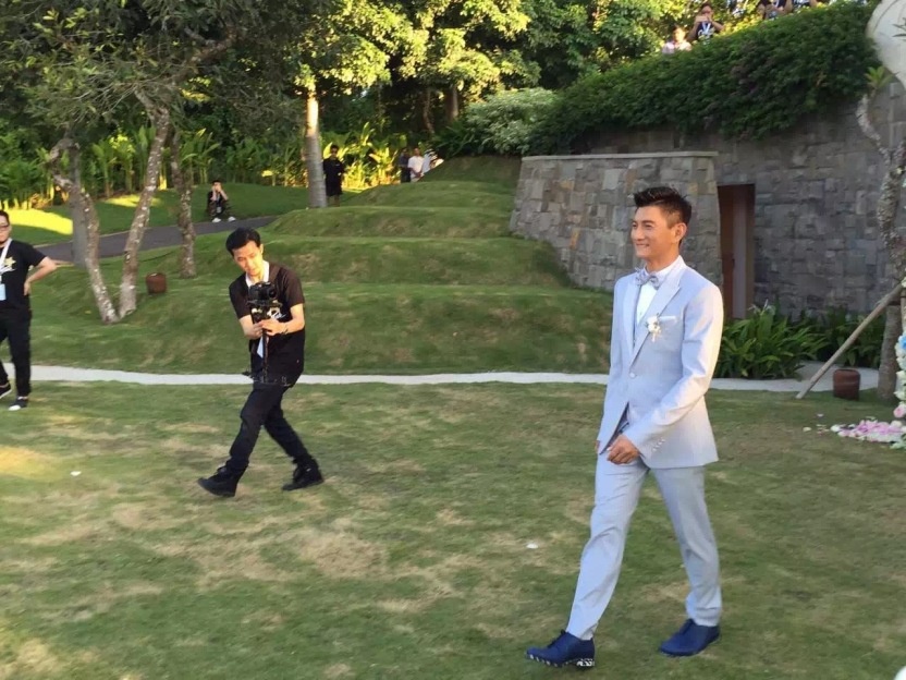 Dam cuoi sao Hoa ngu anh 1