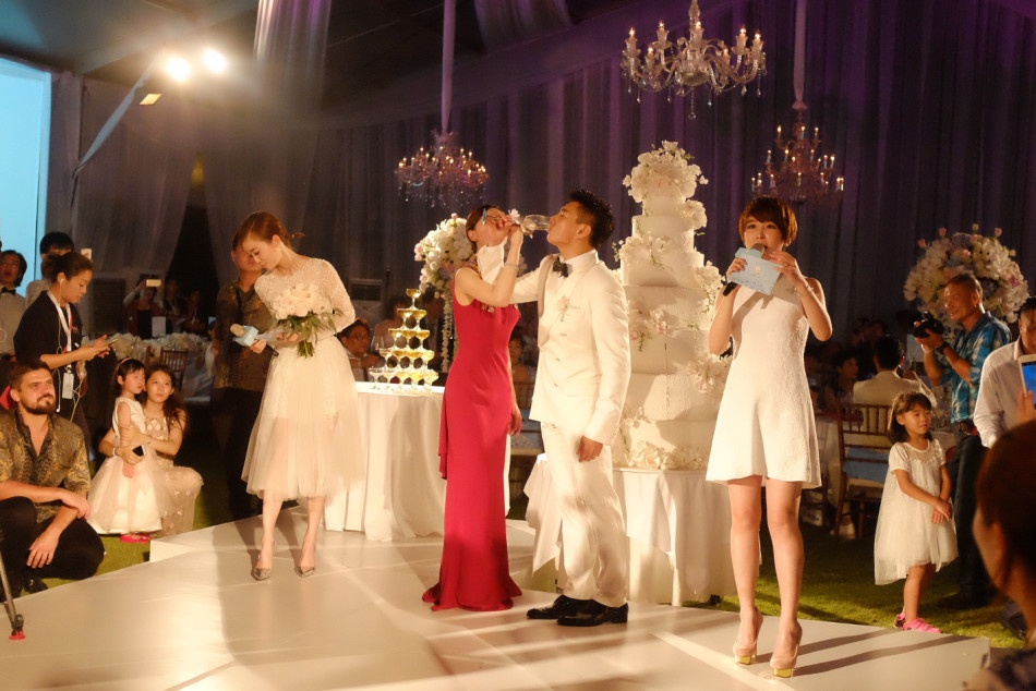 Dam cuoi sao Hoa ngu anh 12