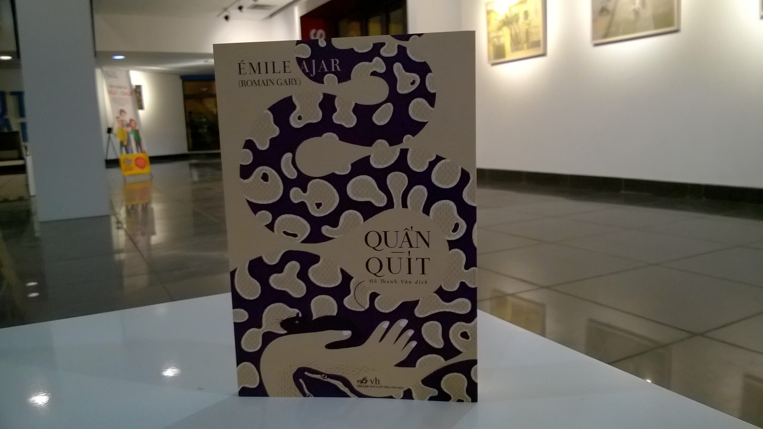 'Quan-Quit' hay am anh ve su co doc cua Romain Gary hinh anh