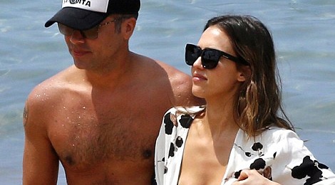 Vo chong Jessica Alba no dua tren bien Hawaii hinh anh