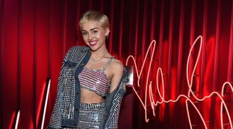 Miley Cyrus lam huan luyen vien The Voice My hinh anh