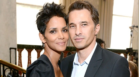 Halle Berry than mat ben chong cu hinh anh