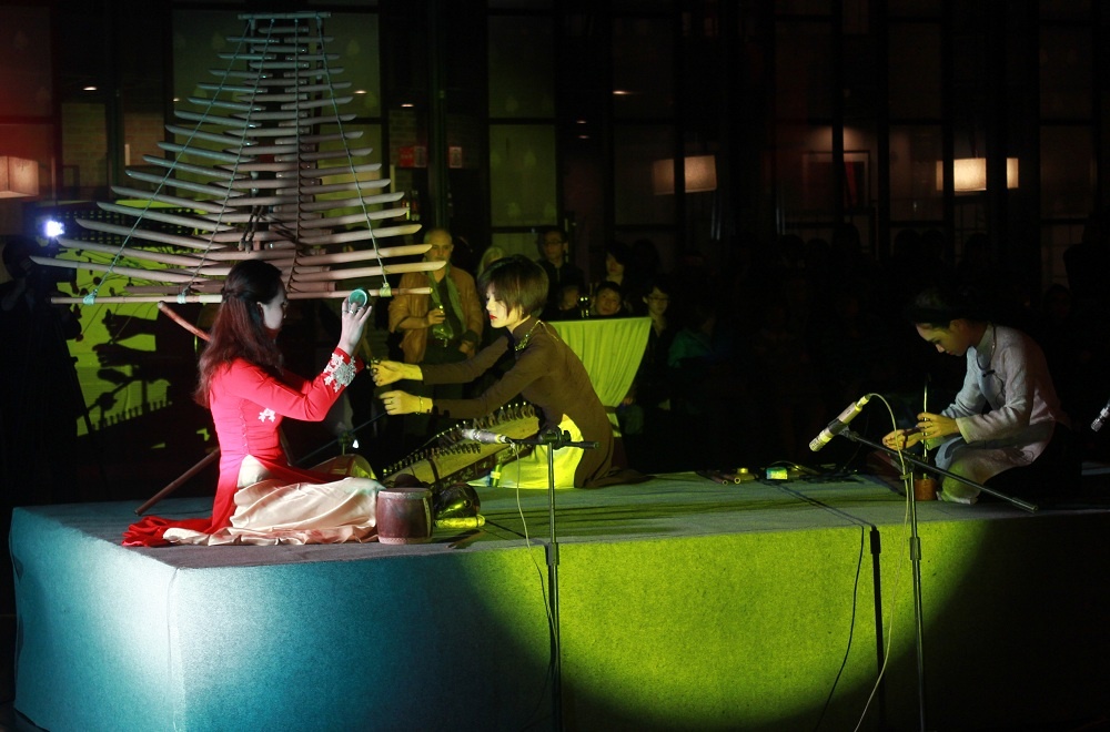 sự tương tác giữa truyền thống và đương đại ảnh 1 su tuong tac giua truyen thong va duong dai anh 1