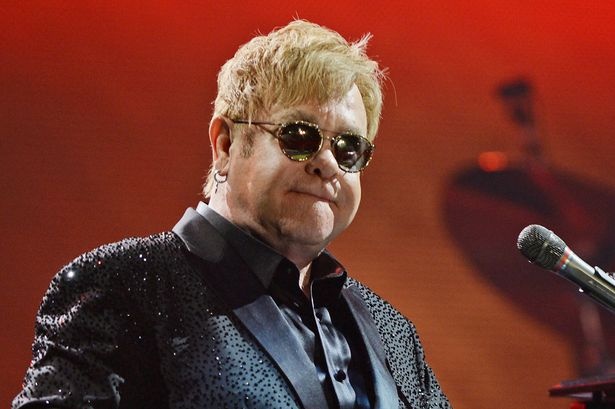 Elton John,  quấy rối tình dục,  kiện cáo,  vệ sĩ ảnh 2 Elton John,  quay roi tinh duc,  kien cao,  ve si anh 2