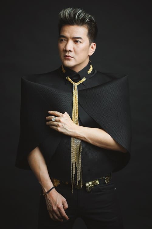 Đàm Vĩnh Hưng trong Thân phận và Hào quang ảnh 1 Dam Vinh Hung trong Than phan va Hao quang anh 1