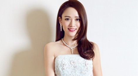 Tran Kieu An dien vay cuoi o tuoi 37 hinh anh