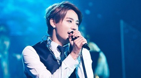 Junsu lan dau hat nhac phim ‘Hau due mat troi’ o concert hinh anh