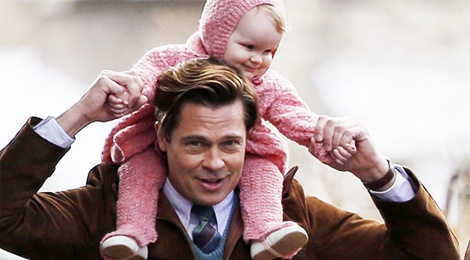Brad Pitt lam bo dam tren truong quay hinh anh
