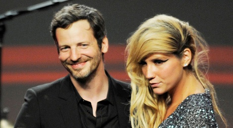 Ke$ha duoc de nghi rut lai tuyen bo bi cuong hiep hinh anh