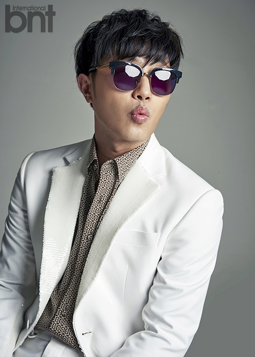 Jin Goo của Hậu duệ mặt trời,  thượng sĩ Seo Dae Young,  bộ ảnh thời trang,  tài tử Hàn make up ảnh 2 Jin Goo cua Hau due mat troi,  thuong si Seo Dae Young,  bo anh thoi trang,  tai tu Han make up anh 2