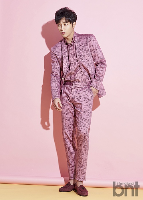 Jin Goo của Hậu duệ mặt trời,  thượng sĩ Seo Dae Young,  bộ ảnh thời trang,  tài tử Hàn make up ảnh 3 Jin Goo cua Hau due mat troi,  thuong si Seo Dae Young,  bo anh thoi trang,  tai tu Han make up anh 3