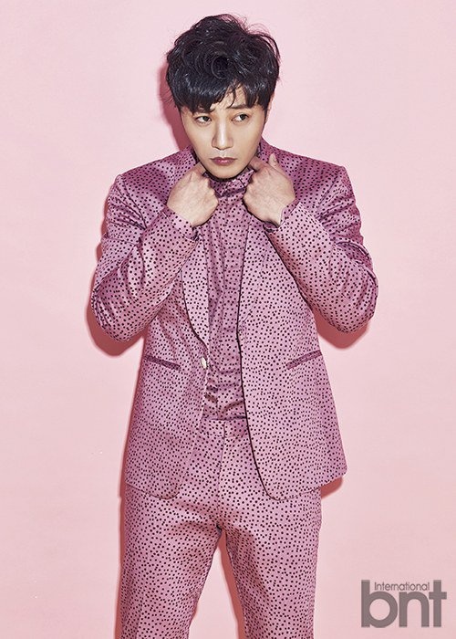 Jin Goo của Hậu duệ mặt trời,  thượng sĩ Seo Dae Young,  bộ ảnh thời trang,  tài tử Hàn make up ảnh 4 Jin Goo cua Hau due mat troi,  thuong si Seo Dae Young,  bo anh thoi trang,  tai tu Han make up anh 4