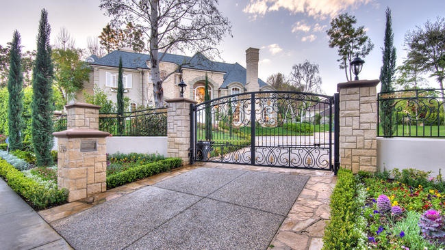 Thành Long bê bối Tài liệu Panama ảnh 2 Thanh Long be boi Tai lieu Panama anh 2