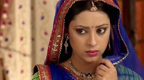 Mot phu nu treo co tu tu vi ham mo dien vien 'Co dau 8 tuoi' hinh anh