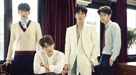 CNBLUE nguong vi fan nem do nhay cam len san khau hinh anh