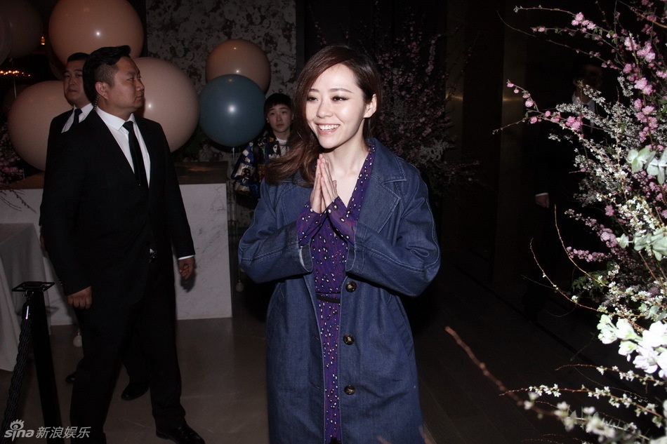 Tiec mung con gai Chuong Tu Di anh 9