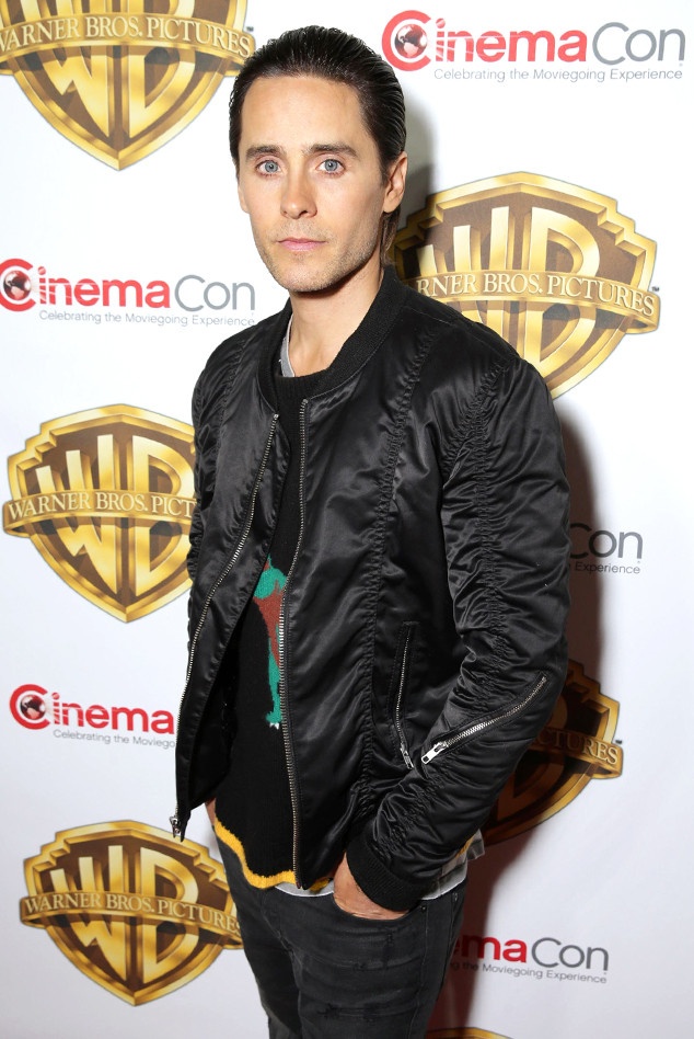 Joker tặng quà cho bạn diễn Biệt đội cảm tử ảnh 1 Joker tang qua cho ban dien Biet doi cam tu anh 1