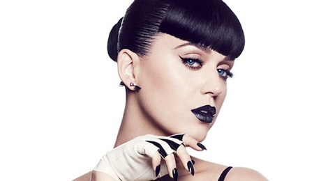 Katy Perry khoe dong my pham rieng dau tien hinh anh