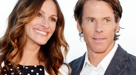 Chong Julia Roberts thap lua tinh yeu giua tin don ran nut hinh anh