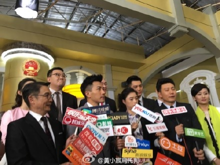 Luu Khai Uy phu nhan ran nut Duong Mich anh 1