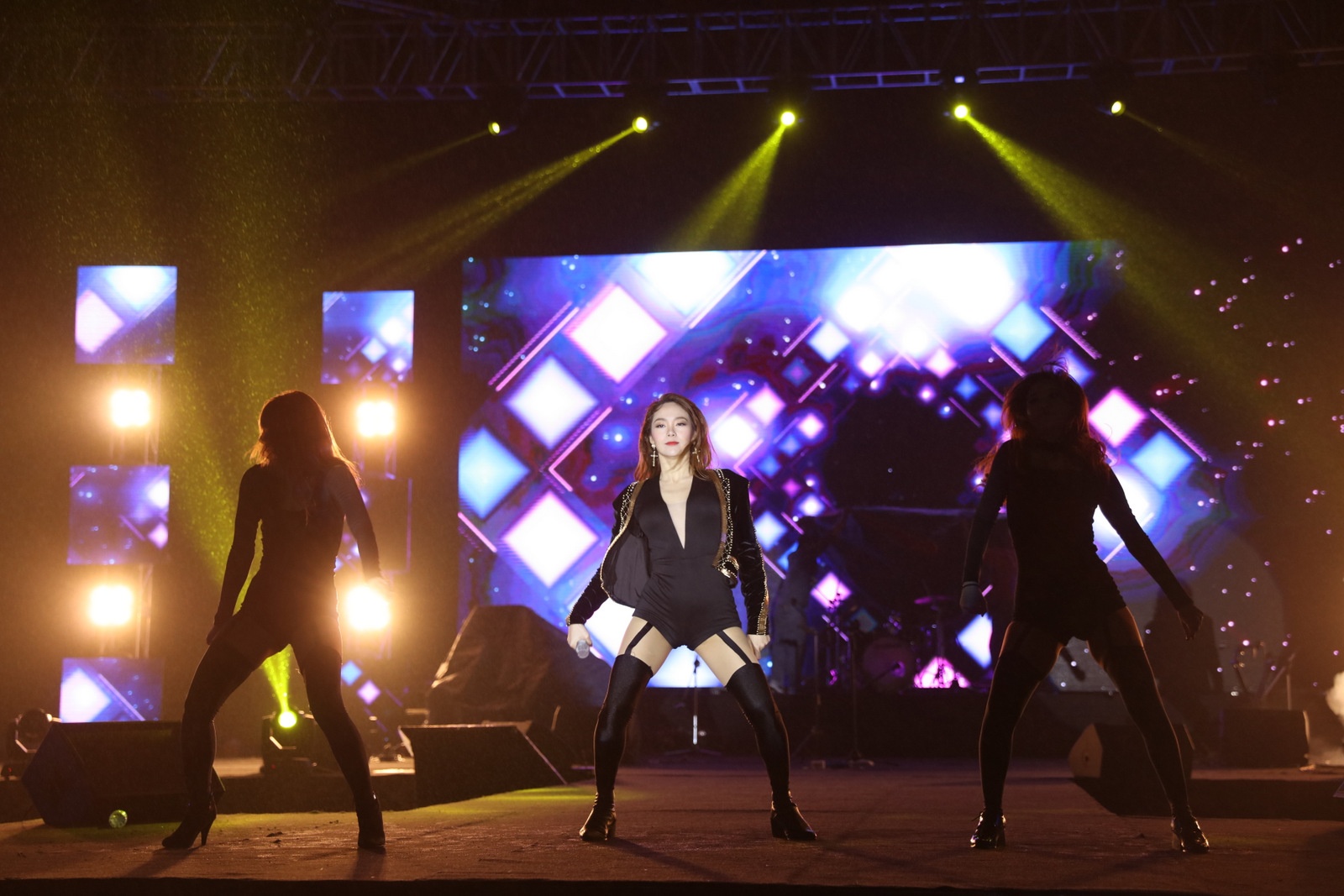 Tuan Hung song ca voi YJB anh 6