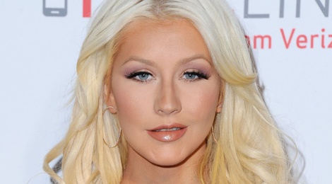 Christina Aguilera tung la muc tieu bi lam dung hinh anh
